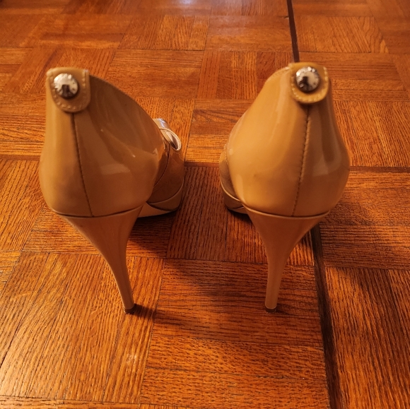 Lightly Used Michael Kors Beige/Nude Pump Open Toe High Heels, Size 7, Leather - Picture 5 of 5